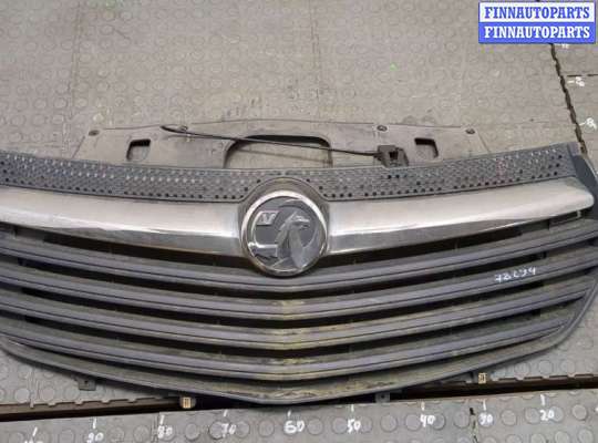 Решетка радиатора OP2154196 на Opel Vivaro 2014-2019