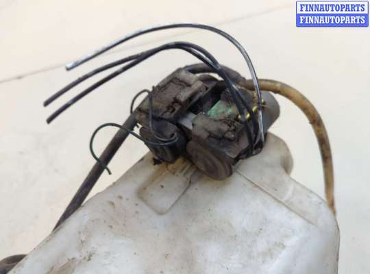 Бачок омывателя на Honda CR-V I (RD)