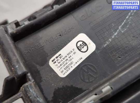 купить Заглушка (решётка) бампера на Volkswagen Jetta 7 2018-2024