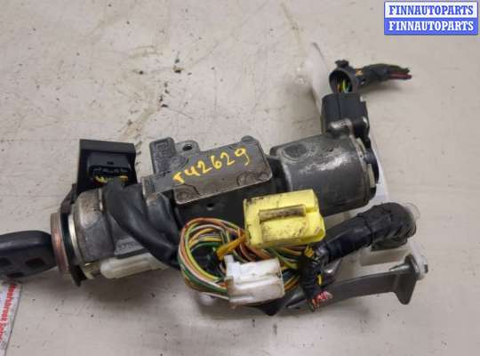 Замок зажигания TT895768 на Toyota Avensis 2 2003-2008