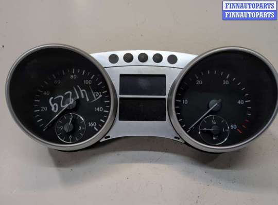 Щиток приборов на Mercedes-Benz ML (W164)