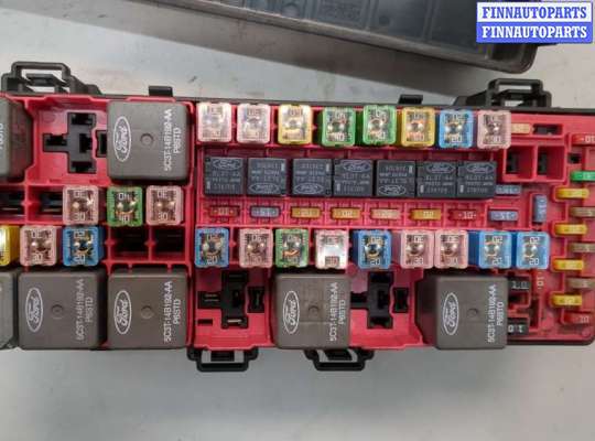 купить Блок предохранителей на Lincoln Navigator 2006-2014