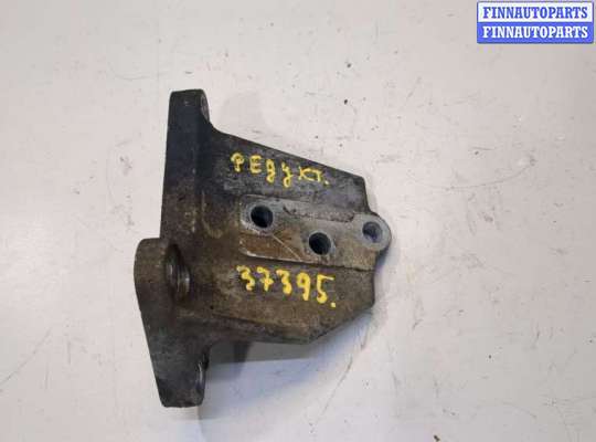 купить Кронштейн редуктора на Nissan X-Trail (T30) 2001-2007