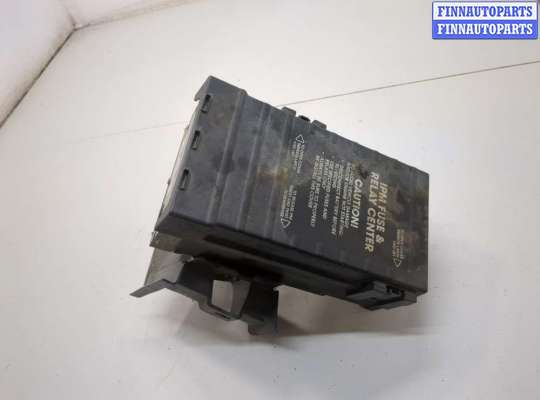 Блок предохранителей DGQ7263 на Dodge Caravan 2000-2007