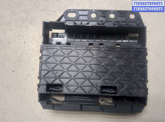купить Кронштейн блока управления на Volkswagen Passat 6 2005-2010