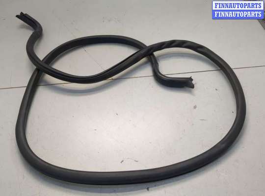 купить Уплотнитель на Porsche Panamera 2009-2016