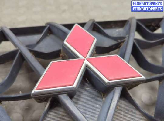 Эмблема (значок) на Mitsubishi Pajero Sport I (K90)