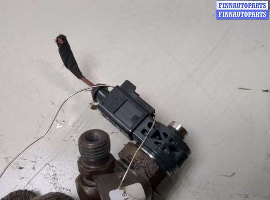 Форсунка топливная на Volkswagen Passat B7 (36)