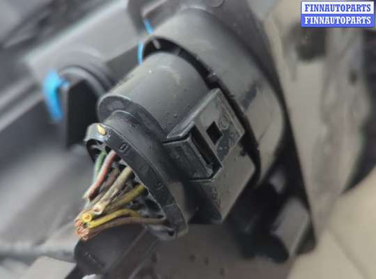 Фара передняя на Volkswagen Touran I (1T)