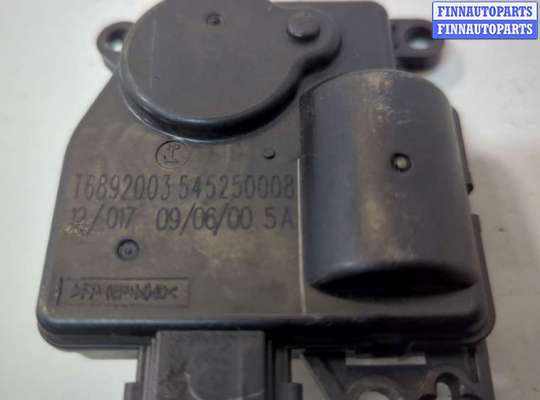 Моторчик заслонки печки на Jeep Grand Cherokee IV (WK2)