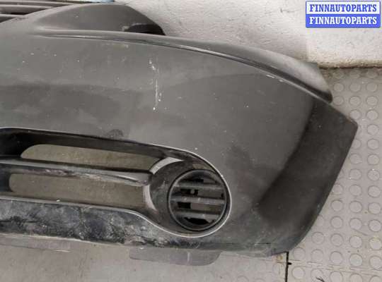 купить Заглушка (решётка) бампера на Chrysler Voyager 2000-2007