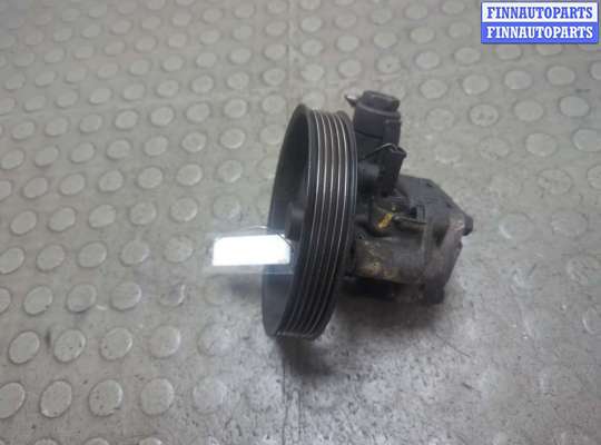 Насос гидроусилителя руля (ГУР) MT573861 на Mitsubishi L200 2006-2015
