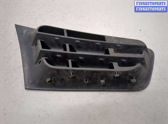 купить Решетка радиатора на Renault Megane 2 2002-2009