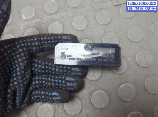 Подсветка номера LRQ2369 на Land Rover Range Rover Evoque 2011-2018