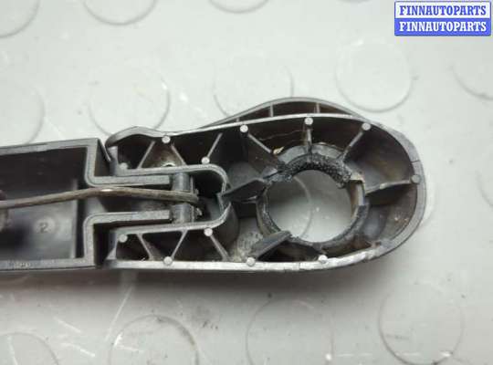 Поводок дворника на Renault Laguna II