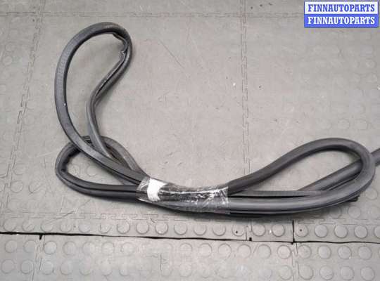 купить Уплотнитель на Volkswagen Touareg 2002-2007