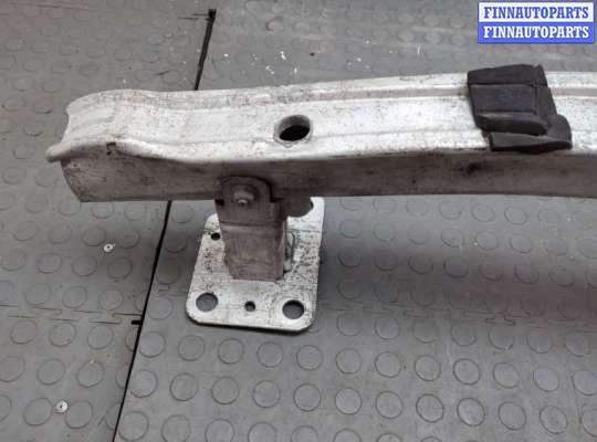 Усилитель бампера на Renault Megane II