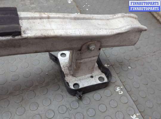 Усилитель бампера на Renault Megane II