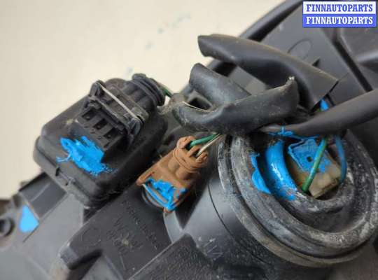 Фара передняя на Toyota Yaris P9