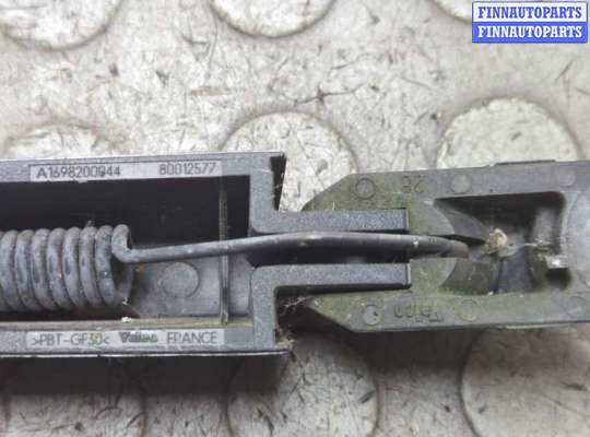 купить Щеткодержатель на Mercedes A W169 2004-2012