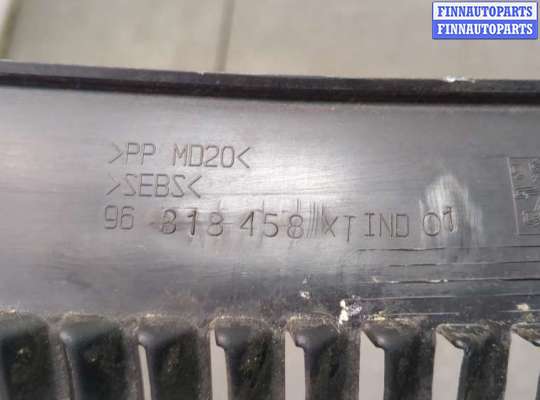 купить Жабо под дворники (дождевик) на Peugeot 207 2006-2015