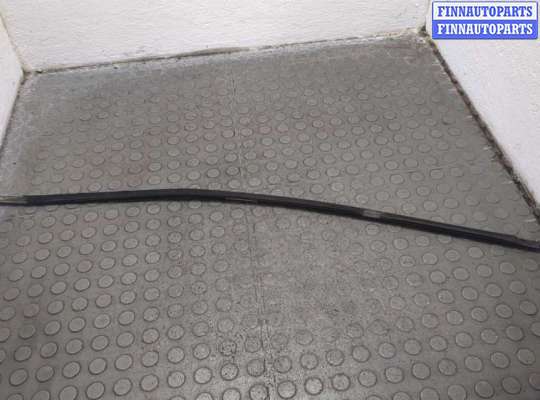 Молдинг стекла (боковое) VG2671244 на Volkswagen Touran 2003-2006