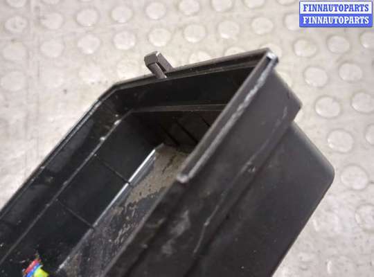 купить Крышка блока предохранителей на Mitsubishi Outlander XL 2006-2012