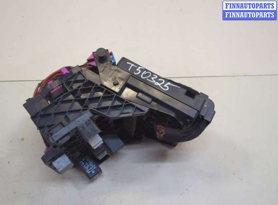 купить Блок предохранителей на Volkswagen Sharan 2000-2010