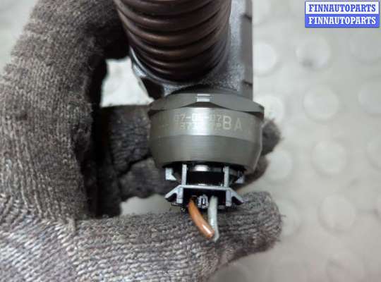 Форсунка топливная на Volkswagen Passat B6 (3C)