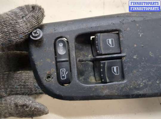 купить Кнопка стеклоподъемника (блок кнопок) на Volkswagen Golf 4 1997-2005