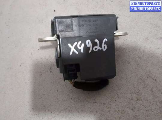Замок багажника на Volkswagen Touran I (1T)