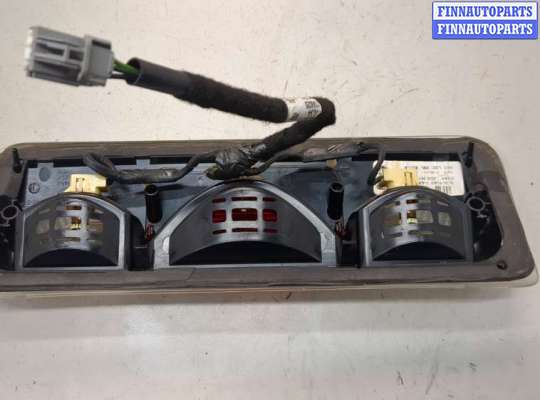 Фонарь (стоп-сигнал) центральный