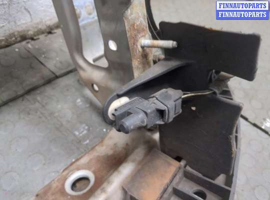 купить Рамка передняя (телевизор) на Toyota Yaris 2005-2011