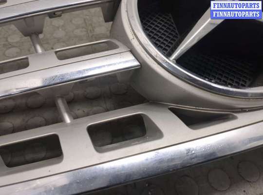 купить Решетка радиатора на Mercedes ML W164 2005-2011