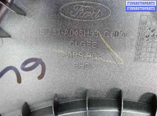 купить Рамка под кулису на Ford Focus 3 2011-2015