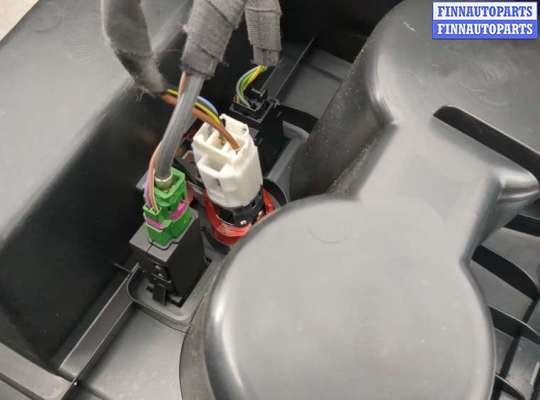 купить Разъем AUX/USB на Volkswagen Polo 2014-