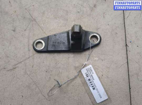 купить Петля двери на Mitsubishi Colt 2002-2012