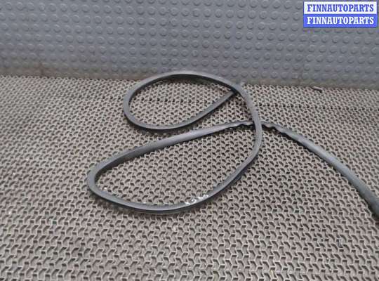 Уплотнитель двери на Ford Fiesta V (JH_, JD_)