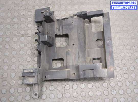 Кронштейн фары на Cadillac Escalade II (GMT 800)