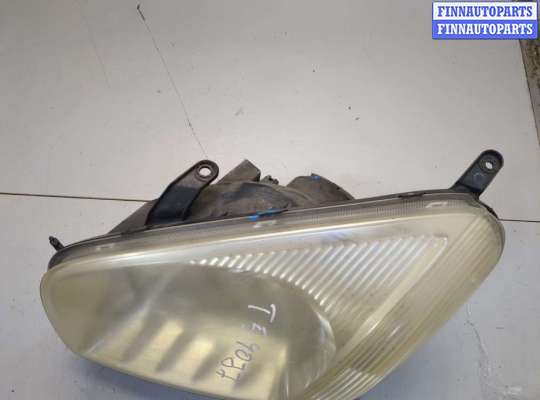 Фара передняя на Toyota RAV4 II (XA20)