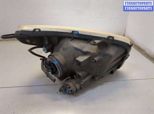 Фара передняя на Toyota RAV4 II (XA20)