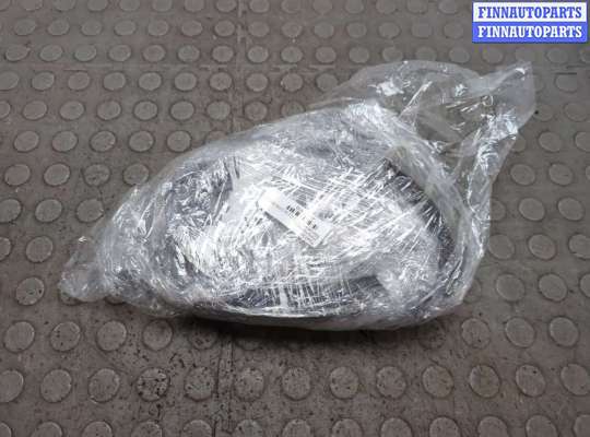 купить Уплотнитель на Mercedes CLS C219 2004-2010