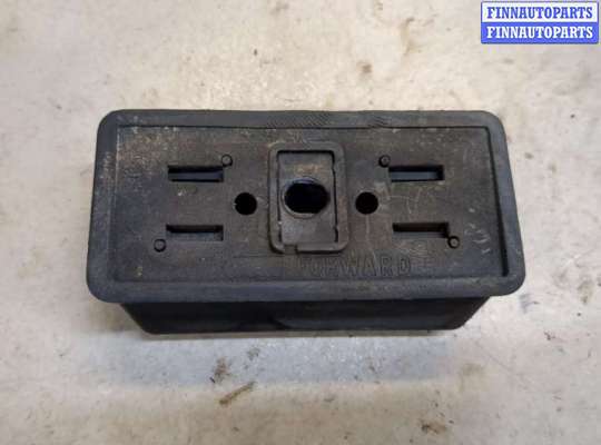 купить Кронштейн (лапа крепления) на Mazda MPV 1999-2006