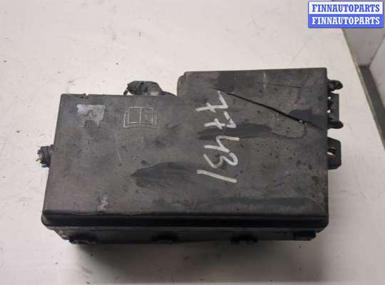 купить Блок предохранителей на Ford C-Max 2002-2010