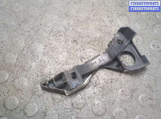 Кронштейн бампера PN17246 на Pontiac Vibe 1 2002-2008