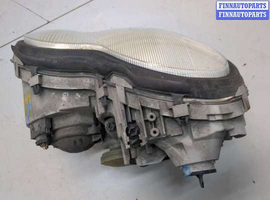 Фара передняя на Mercedes-Benz C (W203)