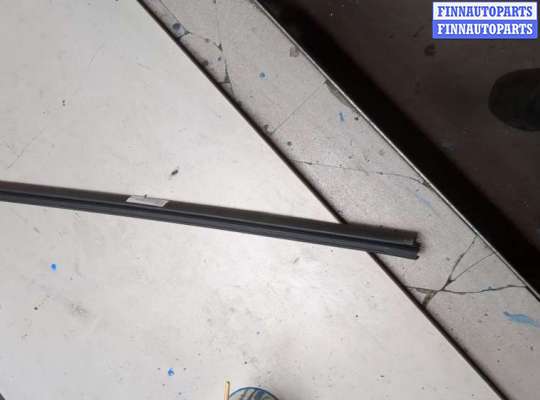 Молдинг стекла (боковое) MB1725235 на Mercedes B W245 2005-2011