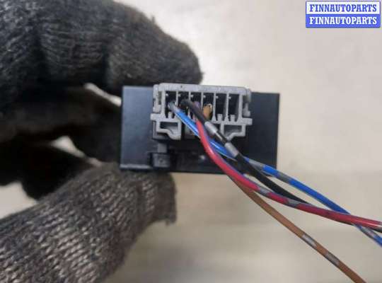 купить Кнопка открывания багажника салонная на Infiniti QX56 2004-2010