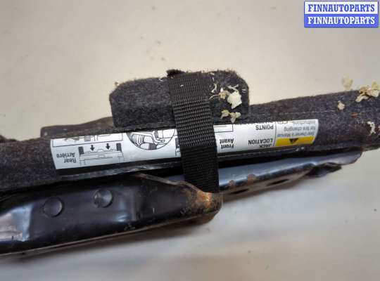 купить Набор инструментов штатный на Hummer H3