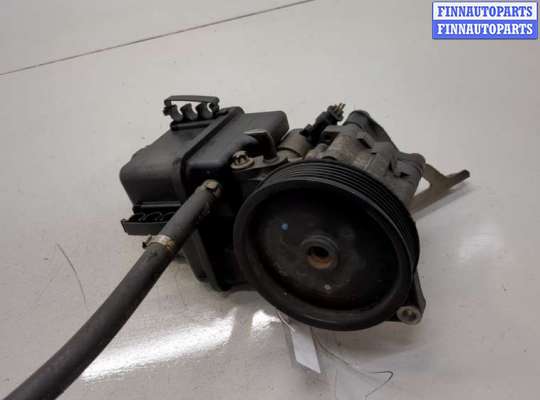 Насос гидроусилителя руля (ГУР) MB1721302 на Mercedes C W204 2006-2015